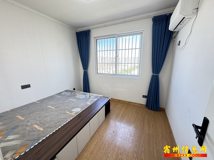 唐园南区 精装4室 保养很干净