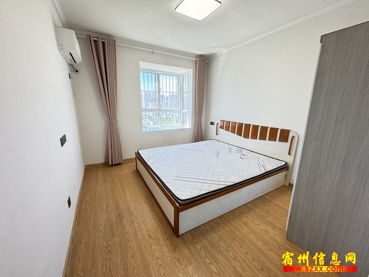 唐园南区 精装4室 保养很干净