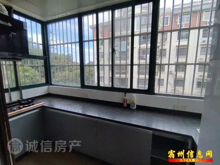 同科3楼,4个空调,冰箱,洗衣机,急租