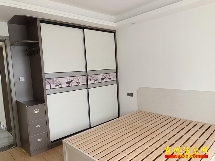 东关康明小区精装三室1200拎包就住随时看房