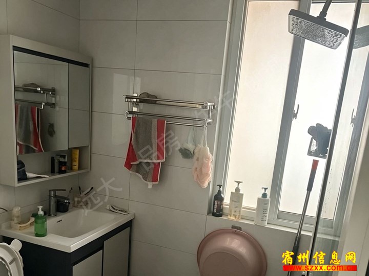 东关恒丰新城精装三室两厅出租1200/月