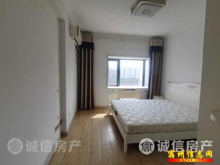 瑞景国际精装三室二厅家具齐全拎包入住