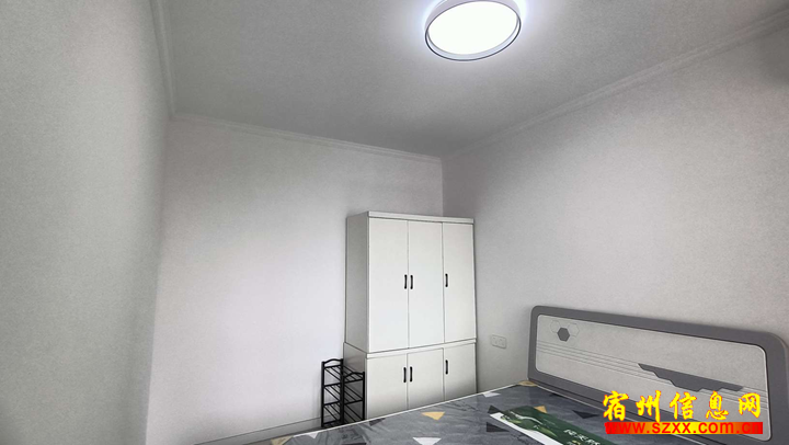淮浍新城三室两厅家具齐全精装1200