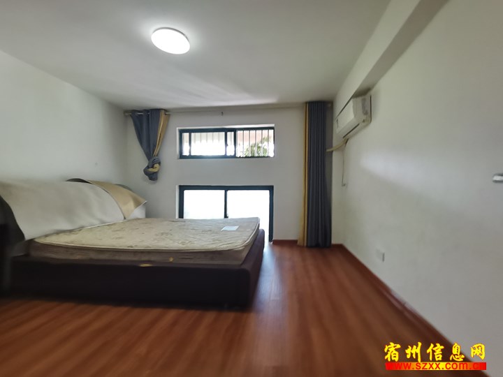 新二中附近国际大酒店旁一楼复试带院子