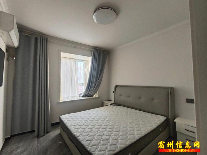 浍淮苑小区三室两厅1200月租
