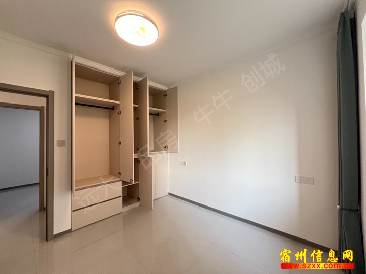 恒丰城东新城B区三室租两室1400月拎包入住