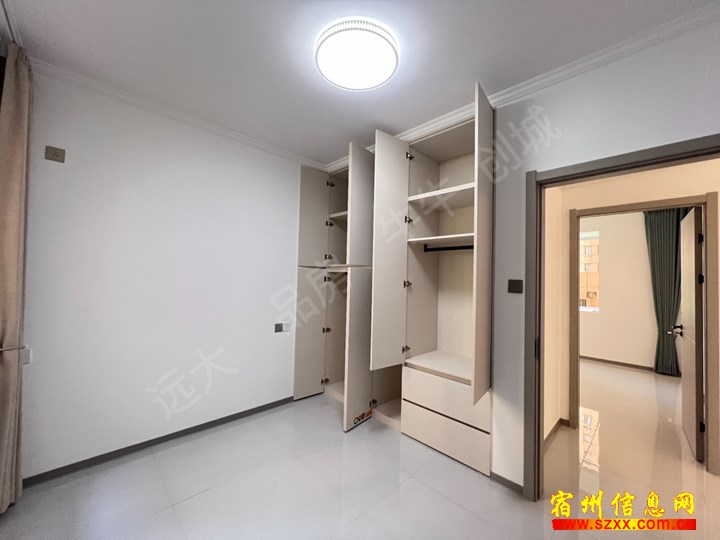 恒丰城东新城B区三室租两室1400月拎包入住