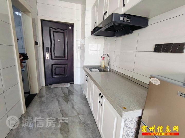 万达CBD公寓 17万/套精装家居齐全 性价比高