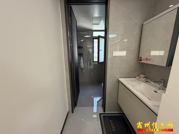 急卖 苏宁旁边 老二中学校较近126平方