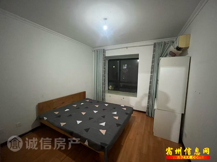 金色家园东区 两室拎包入住