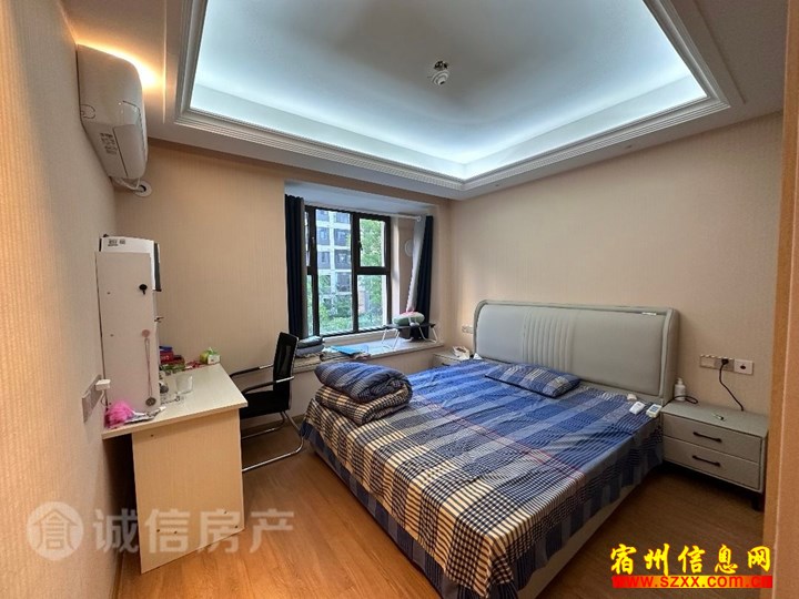 西关快客站旁精装修洋房3室1900/月