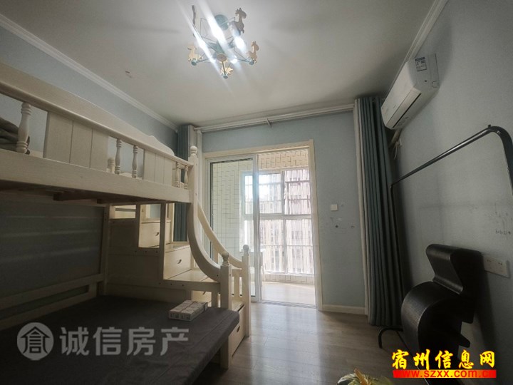 出租 新二中旁对面 三室精装 1500一个月