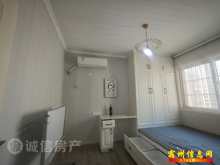 出租 新二中旁对面 三室精装 1500一个月