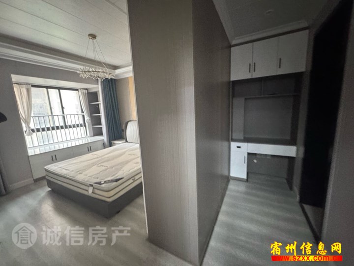 吾悦华府精装修3室双卫1900/月