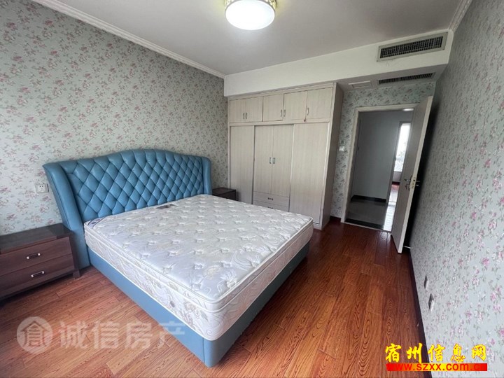 香林丽景湾 精装3室 保养很好