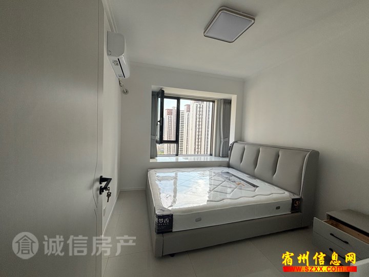 吾悦旁兴福园精装三室1500出租