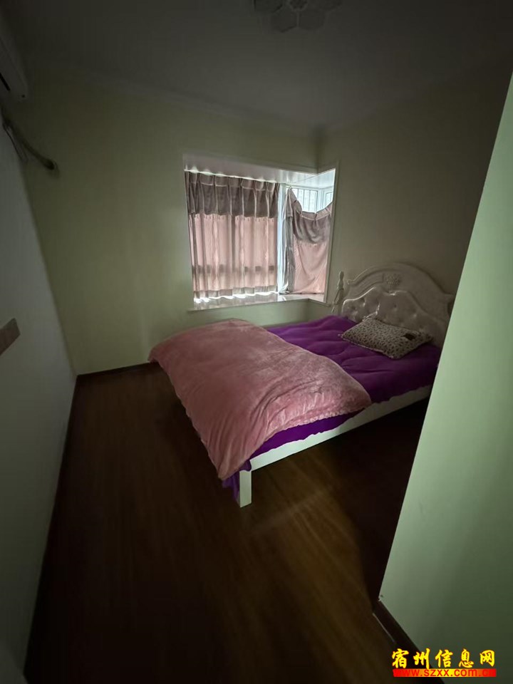 中辰一品精装三室两厅1200月拎包就住