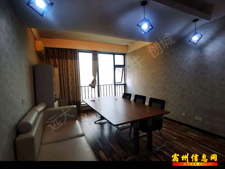 华夏世贸一室家具家电齐全,700拎包入住
