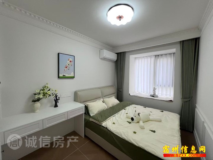 CBD旁五一花园107平方三室精装63万