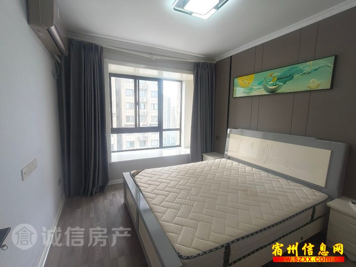 金方世纪城精装修3室1300/月