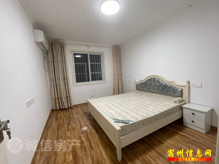宋园小区1400一月