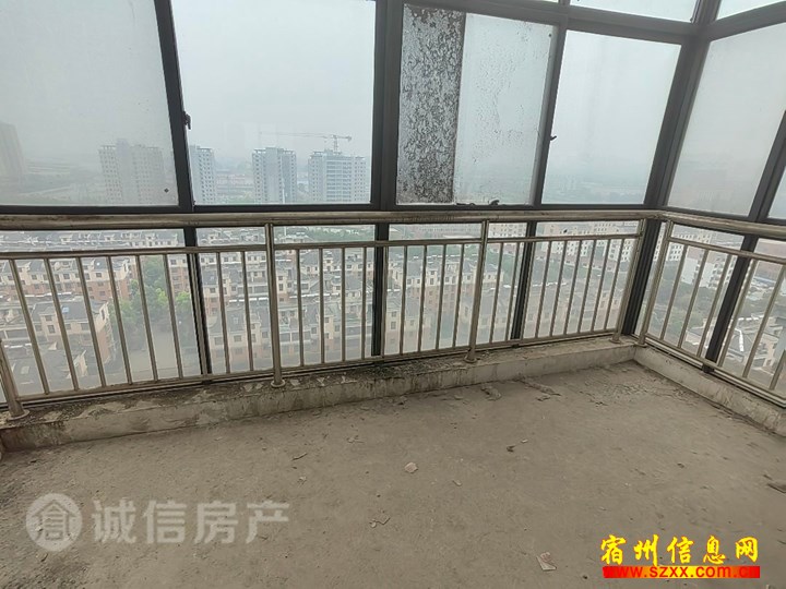 欧景名城复式楼120平五室毛坯房报42万