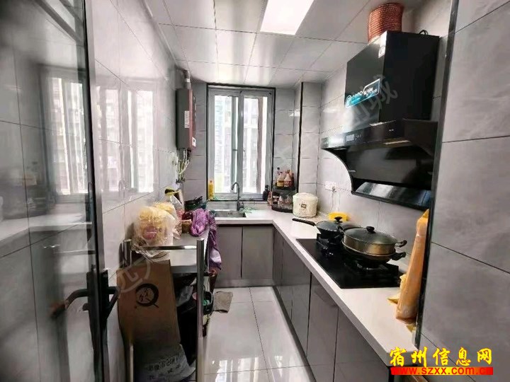 蓝光雍锦府精装三室1000月拎包入住