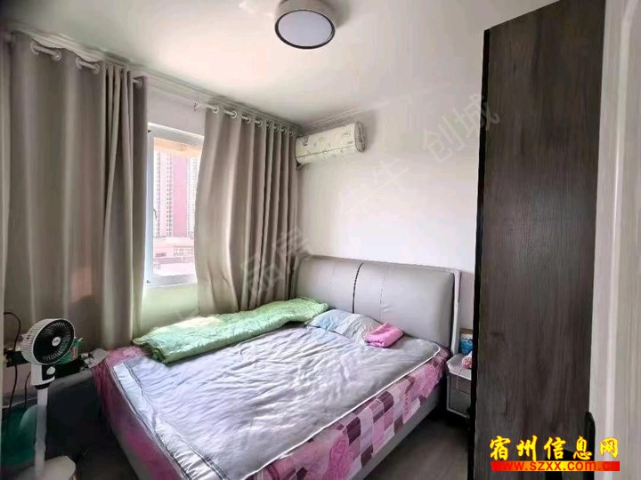 蓝光雍锦府精装三室1000月拎包入住