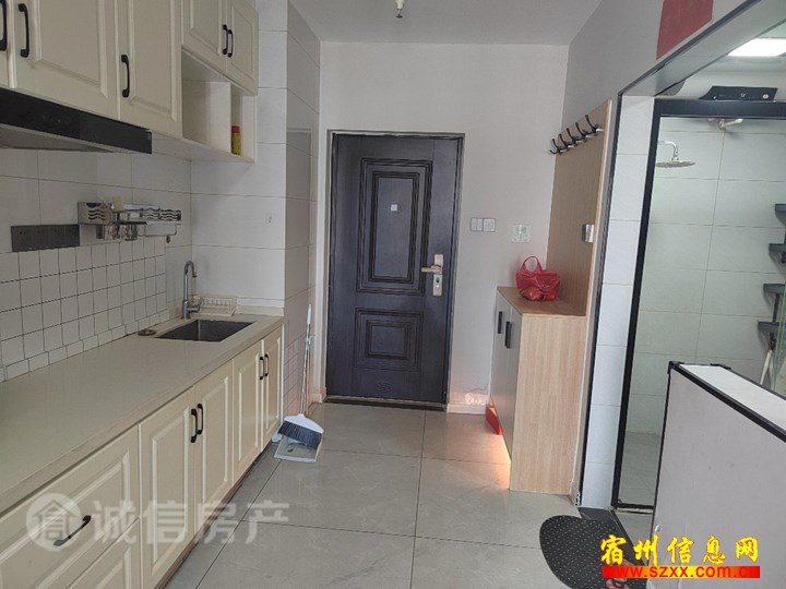 CBD万达58平方复试东西齐全拎包入住1000/月