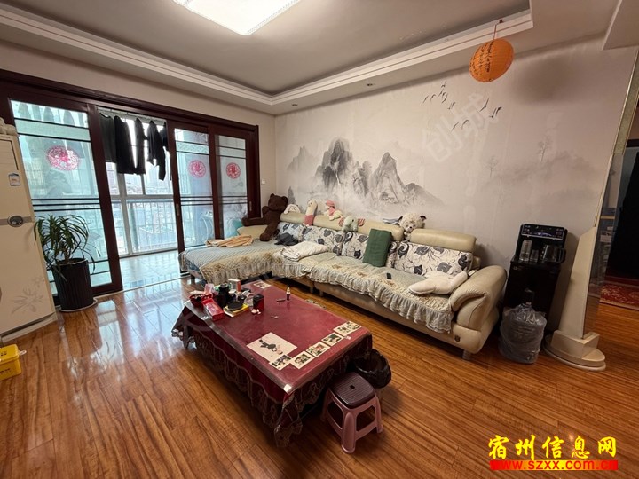 光彩美庐奥城电梯房109.6平,三室两厅一卫,精装修43万