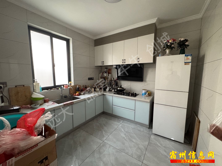 华府春天跟前七十二处一楼两室出租700/月