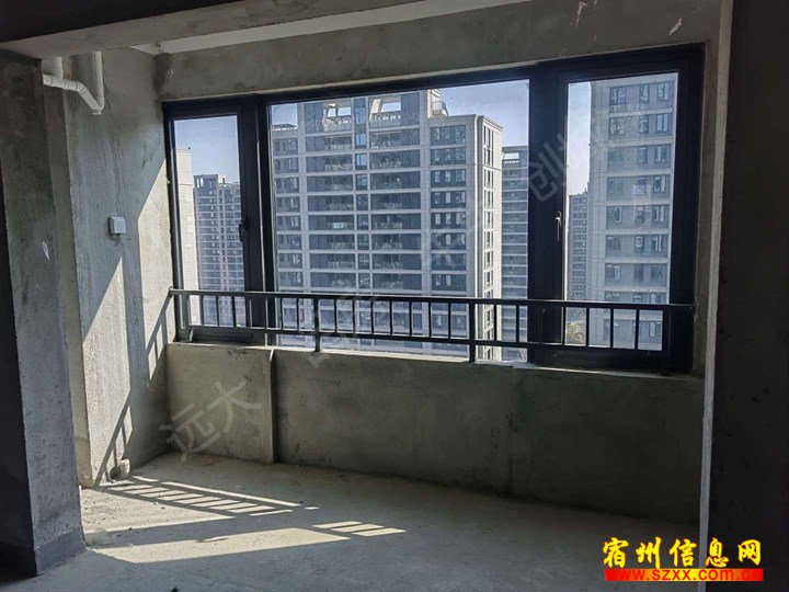 诚心出售 春江明月毛坯小高层 121平三室 70万可谈