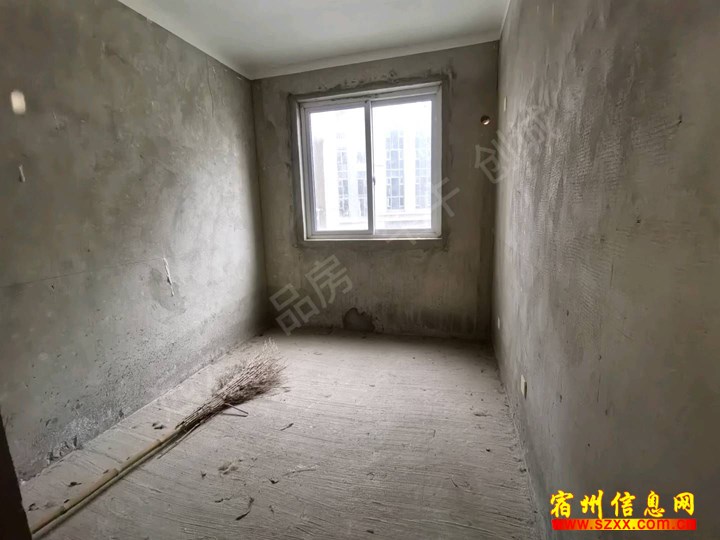 汇豪新天地 毛坯 三室两厅 120平