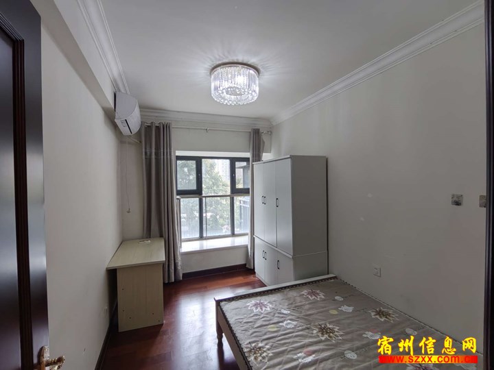 恒大御景湾精装三室两厅1400月拎包就住
