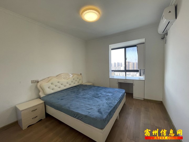 政务区金皖开发汇金广场精装三室拎包入住1500元/月出租!