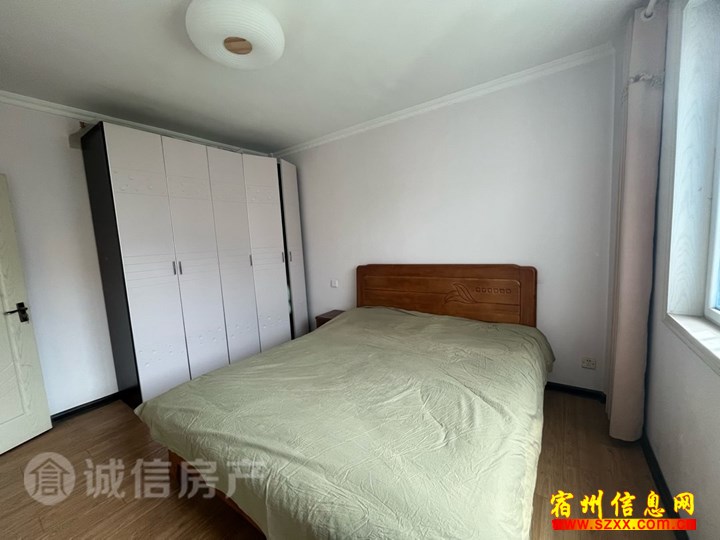 环宇银河绿苑北区,精装修两室两厅。家具家电齐全