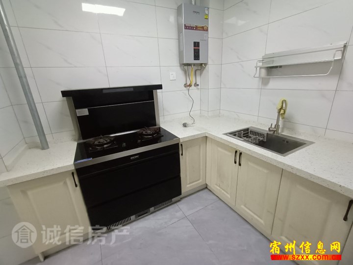 西苑新村三室两厅精装修1400